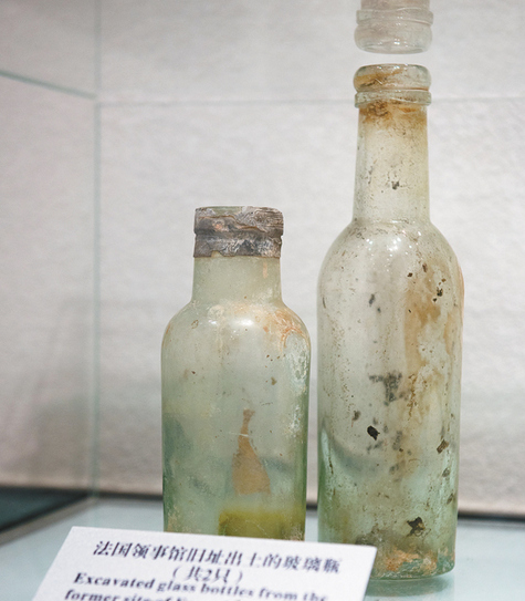 �������V������������