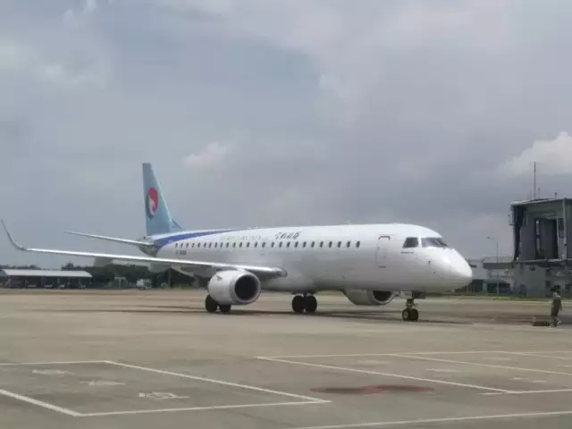 �������V������������