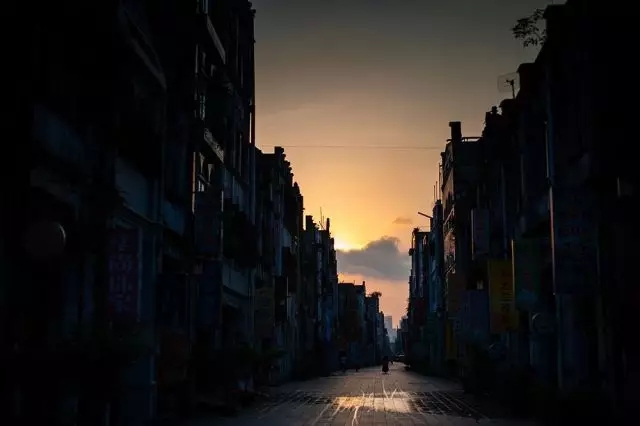 �V�����������磬�����������Ͻ�