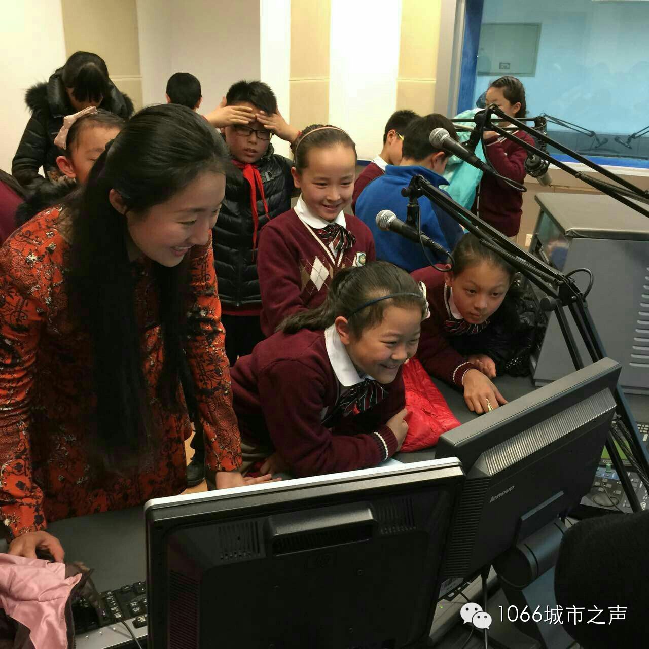 “好激動(dòng)，好激動(dòng)”！天天上學(xué)、放學(xué)都從廣播大廈經(jīng)過，今天終于進(jìn)來了！