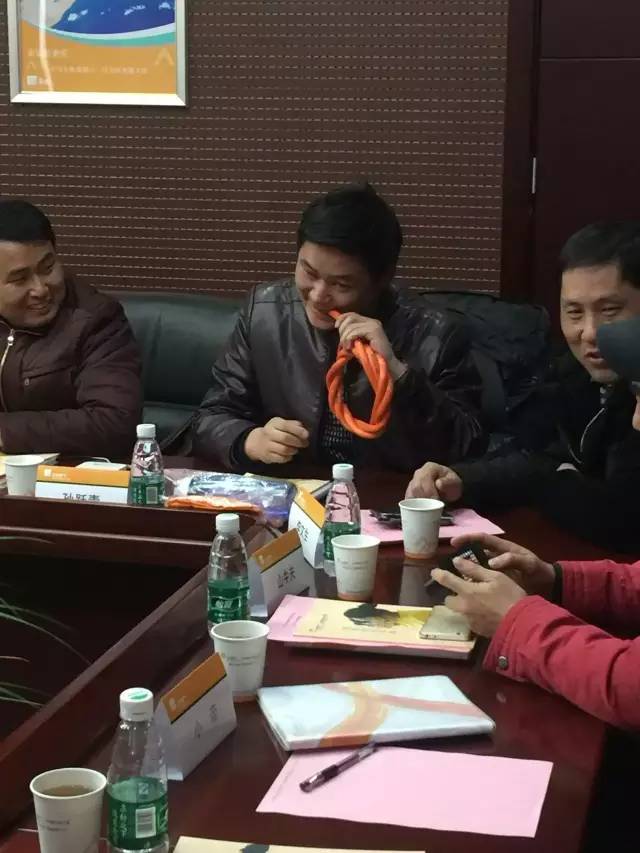 小編想問(wèn)一下咬膠管的孫老師，優(yōu)質(zhì)膠管的口感如何呢？