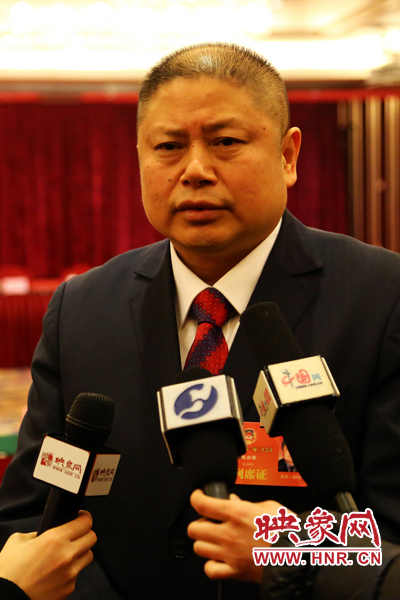 全國(guó)政協(xié)委員，河南弘昌集團(tuán)、信陽(yáng)毛尖集團(tuán)董事長(zhǎng)陳世強(qiáng)