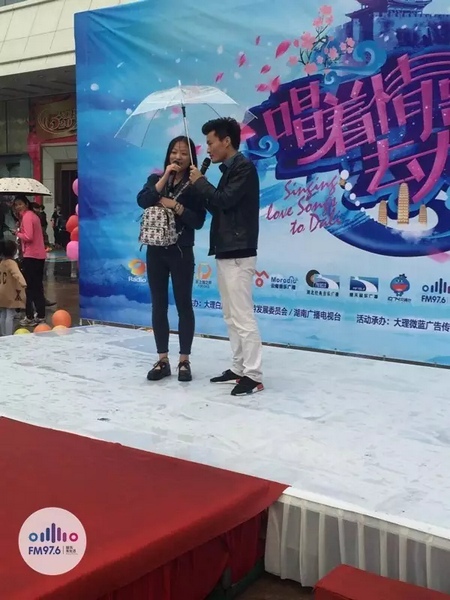 這是一位在校大學校，暗暗的喜歡純純的愛。