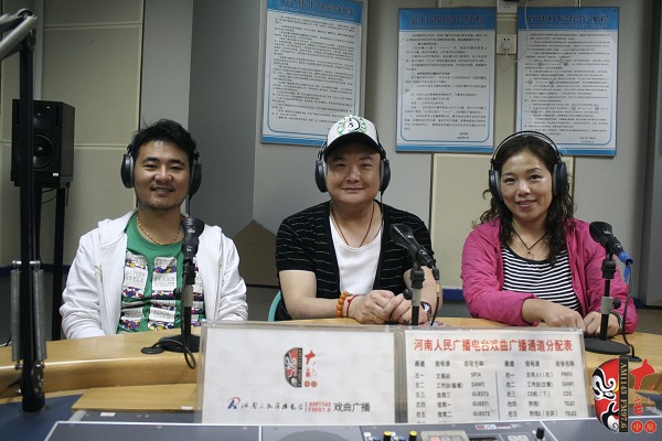 河南方言話(huà)語(yǔ)《老湯》主演、著名青年表演藝術(shù)家范軍等正在直播中。。。