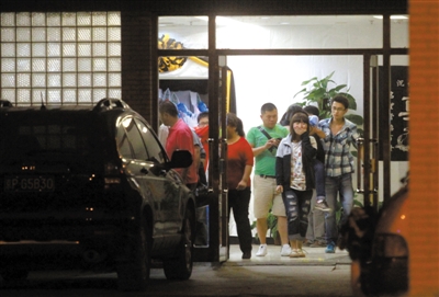 2012年9月17日，廠橋小學(xué)門口，一女子駕車錯將油門當(dāng)剎車，撞死一男學(xué)生。