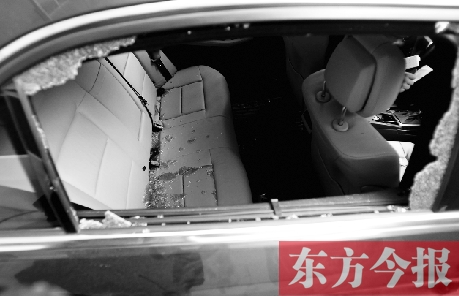 前日晚，鄭州市順河路一家屬院，一輛汽車被撬，物品被盜