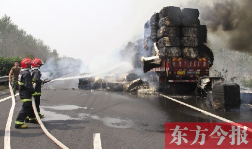 水槍、釘耙、挖掘機(jī) 5小時降服“火”車