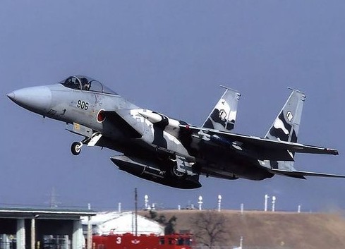 資料圖：日本空軍自衛(wèi)隊F15戰(zhàn)機。