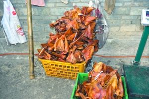 警方現(xiàn)場(chǎng)查獲的Y臘肉。