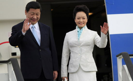 習近平和夫人彭麗媛在坦桑尼亞。資料圖