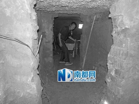昨日，工人在地宮內(nèi)。CFP圖片