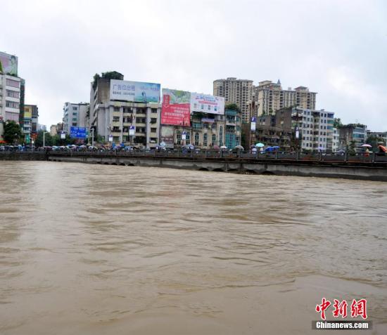 7月15日，貴州湄潭縣普降大到暴雨，遭受二十年一遇的洪澇災(zāi)害。