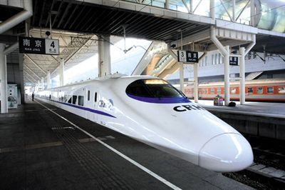 　白皮車 動車，高鐵基本全白色