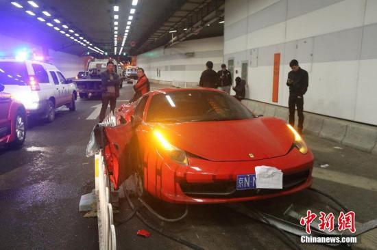 北京豪車飆車案今日開(kāi)審兩司機(jī)被訴危險(xiǎn)駕駛罪