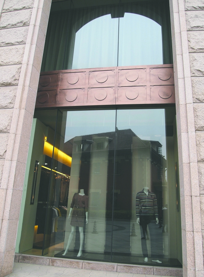 成都新東方千禧大酒店內(nèi)，曾銷售假冒LV產(chǎn)品的店鋪