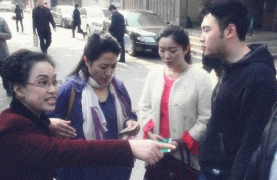 丈母娘從小張的存折中取了20000元，鑒定存折真假