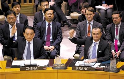 1月22日，紐約，中國常駐聯(lián)合國代表李保東舉手贊成通過對(duì)朝鮮制裁決議。