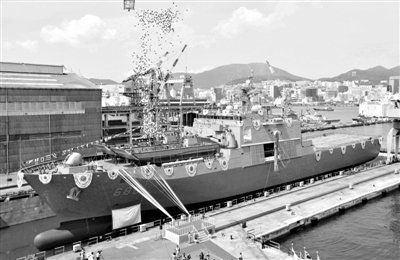 9月11日，韓國(guó)釜山，韓國(guó)海軍新一代登陸艦“天王峰”號(hào)舉行了下水儀式。