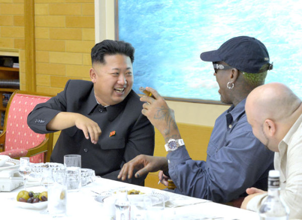 近日，朝鮮最高領(lǐng)導(dǎo)人金正恩已在平壤再次會見并宴請了正在朝鮮訪問的前美國全國籃球協(xié)會(NBA)球星羅德