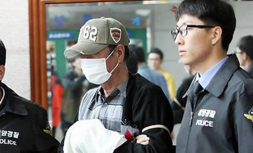 資料圖片：韓國檢方和警方聯(lián)合調(diào)查本部15日對“世越”號客輪的15名船員進行逮捕起訴。
