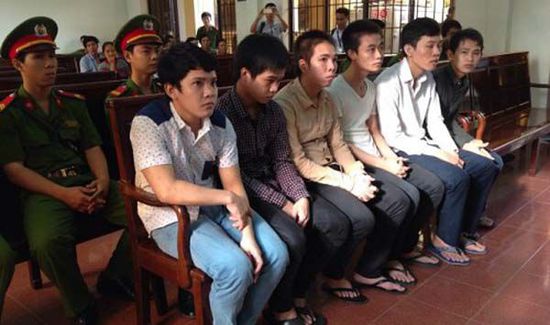 　12月3日，越南邊和市人民法院判處參與反華騷亂的6名罪犯1年至2年6個月不等的有期徒刑。