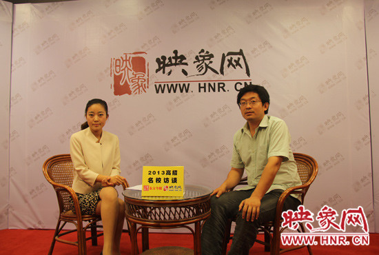 　6月23日，清華大學(xué)河南招生組組長謝旭東做客映象網(wǎng)“2013高招名校訪談”節(jié)目