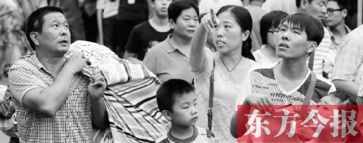 家長親自送孩子上大學，最主要的原因還是擔心孩子的安全問題