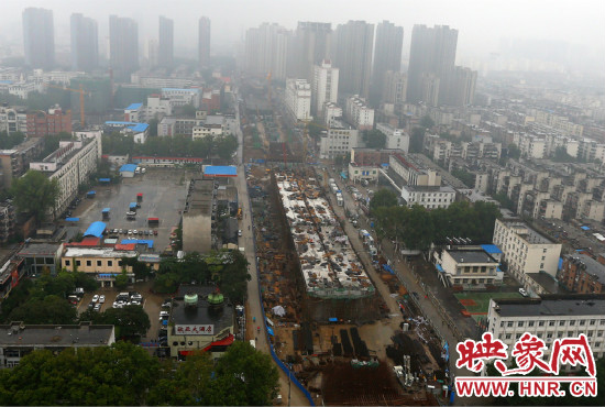明年春節(jié)前高架橋部分道路將建成通車(chē)。