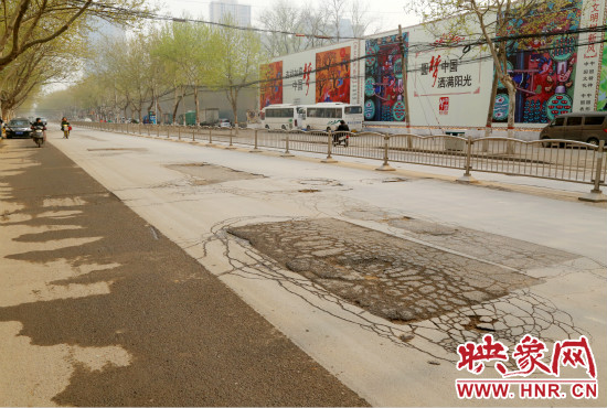 南陽路因?yàn)榈罔F將要施工而暫緩大修。
