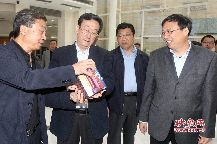 河南省委書記、省人大常委會主任郭庚茂視察河南電視臺 東方今報記者沈翔 劉棟杰/攝