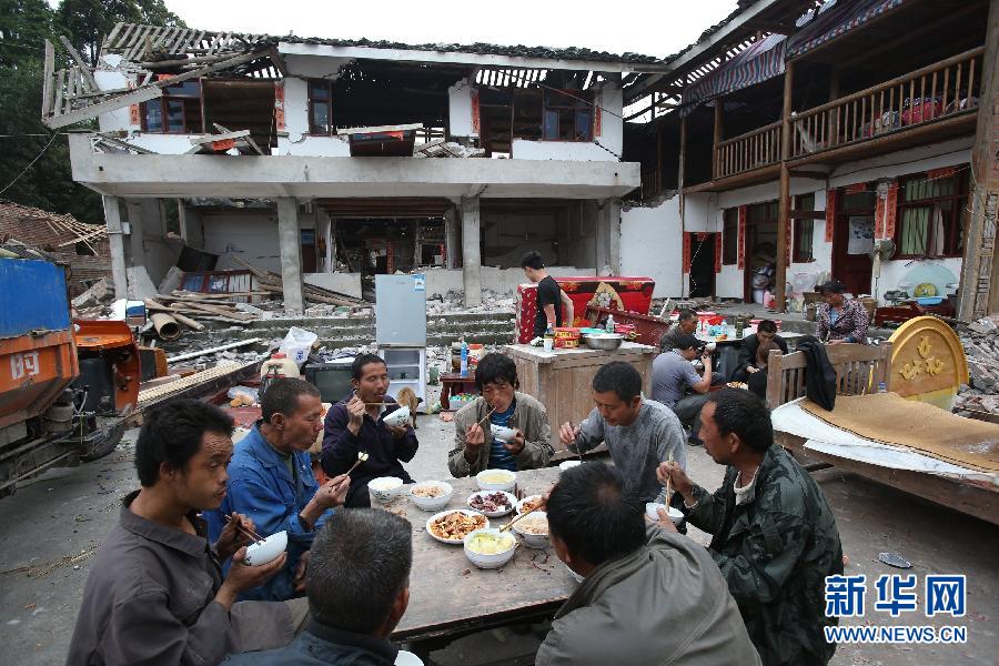 直擊震區(qū)：生活，依然在繼續(xù)