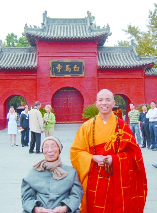 邵逸夫百歲游河南：龍門(mén)石窟、白馬寺曾留下足跡