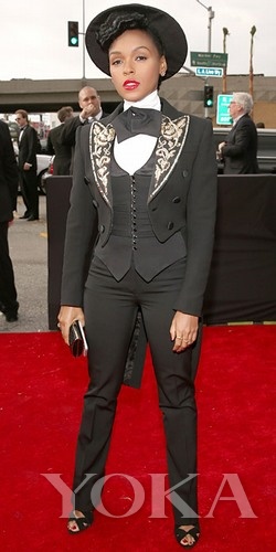  Janelle Monae這身跟去年的打扮差不多，爵士名伶的標配嗎