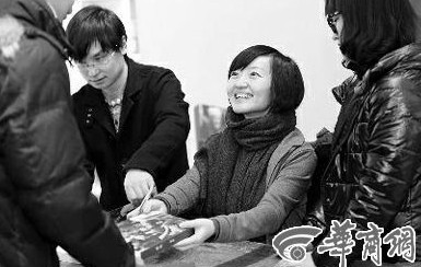 1月19日，柴靜在西安簽售新書《看見》時和讀者交流。