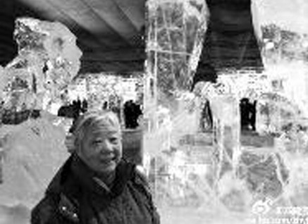 鄭淵潔為81歲母親所拍圖片。
