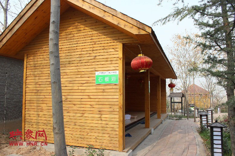 石板浴，躺在上面超級爽