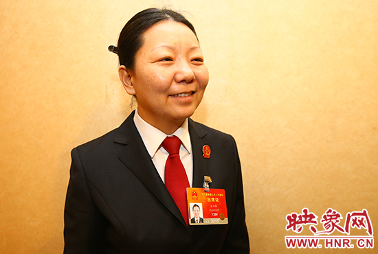 全國人大代表、河南省寶豐縣人民法院副院長、鬧店鎮(zhèn)法庭庭長朱正栩