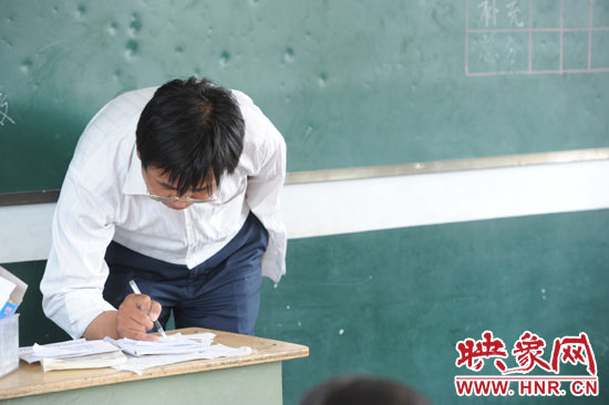 圖為王格現(xiàn)在課堂上。