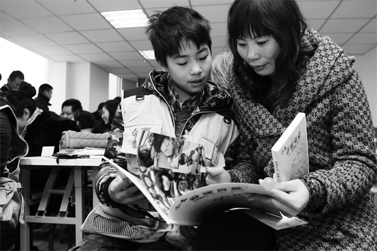 昨日的分享交流會(huì)上，孩子們的成長(zhǎng)經(jīng)歷都被印成了小冊(cè)子