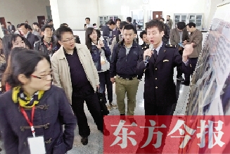 鄭州新鄭綜合保稅區(qū)的成就，引發(fā)了六省媒體記者的關(guān)注