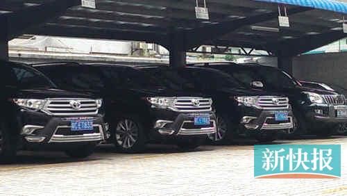 珠海煙草局停車(chē)場(chǎng)內(nèi)的三輛漢蘭達(dá)。