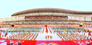 9月16日，第七屆全國(guó)農(nóng)民運(yùn)動(dòng)會(huì)開(kāi)幕式在南陽(yáng)市體育場(chǎng)舉行