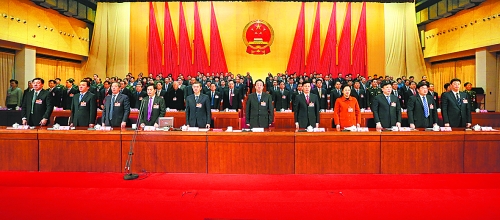 4月2日上午，河南省第十二屆人民代表大會第二次會議在莊嚴的國歌聲中閉幕。記者 郭宇 董亮 攝