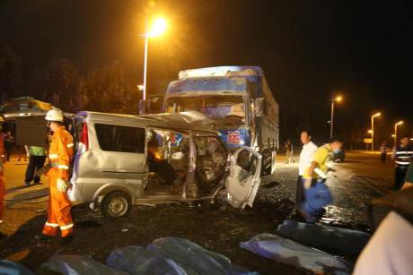 哈爾濱車(chē)禍致8人遇難