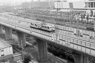 開(kāi)城鐵建成通車之后，將開(kāi)行時(shí)速200公里的動(dòng)車組，屆時(shí)，鄭州到開(kāi)封的用時(shí)將縮短為19分鐘