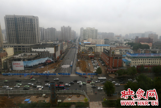 經(jīng)三路下穿金水路隧道工程已經(jīng)開始封閉施工。