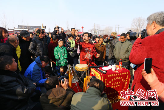 第九屆寶豐馬街書會(huì)精彩開(kāi)鑼 1500余名民間藝人獻(xiàn)藝