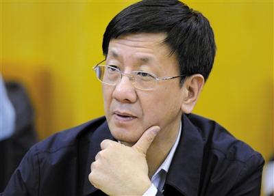 昨日，最高檢檢察長曹建明在遼寧團(tuán)參加“兩高”報(bào)告分組審議。記者 陳杰 攝