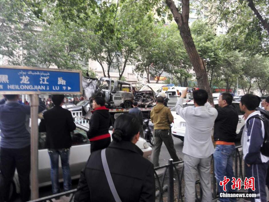自治區(qū)和烏魯木齊市有關(guān)部門迅速處置，傷員已全部送往醫(yī)院救治。