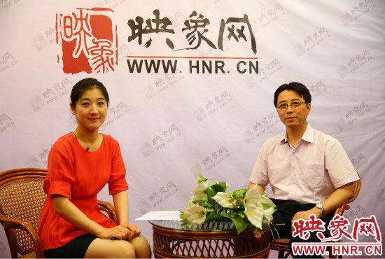 南京大學(xué)河南招生組負(fù)責(zé)人武港山教授做客映象網(wǎng)2014高招“名校面對(duì)面”系列視頻訪談。